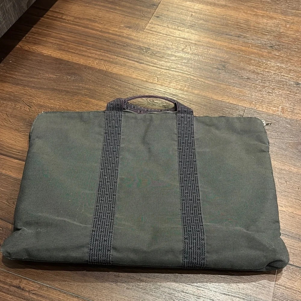 Hermes Pre Owned Gray Canvas with Pockets Laptop Bag Durable and Minimalist